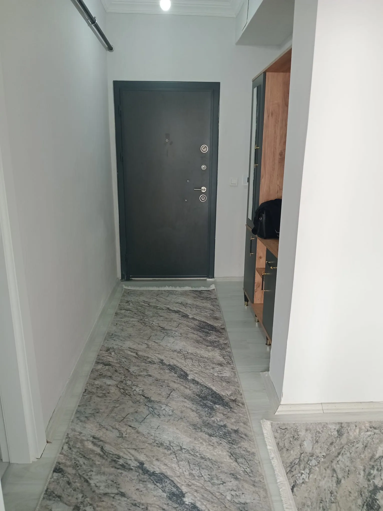 Kaptanpaşa mahallesinde 2+1 eşyalı ara kat kiralık daire