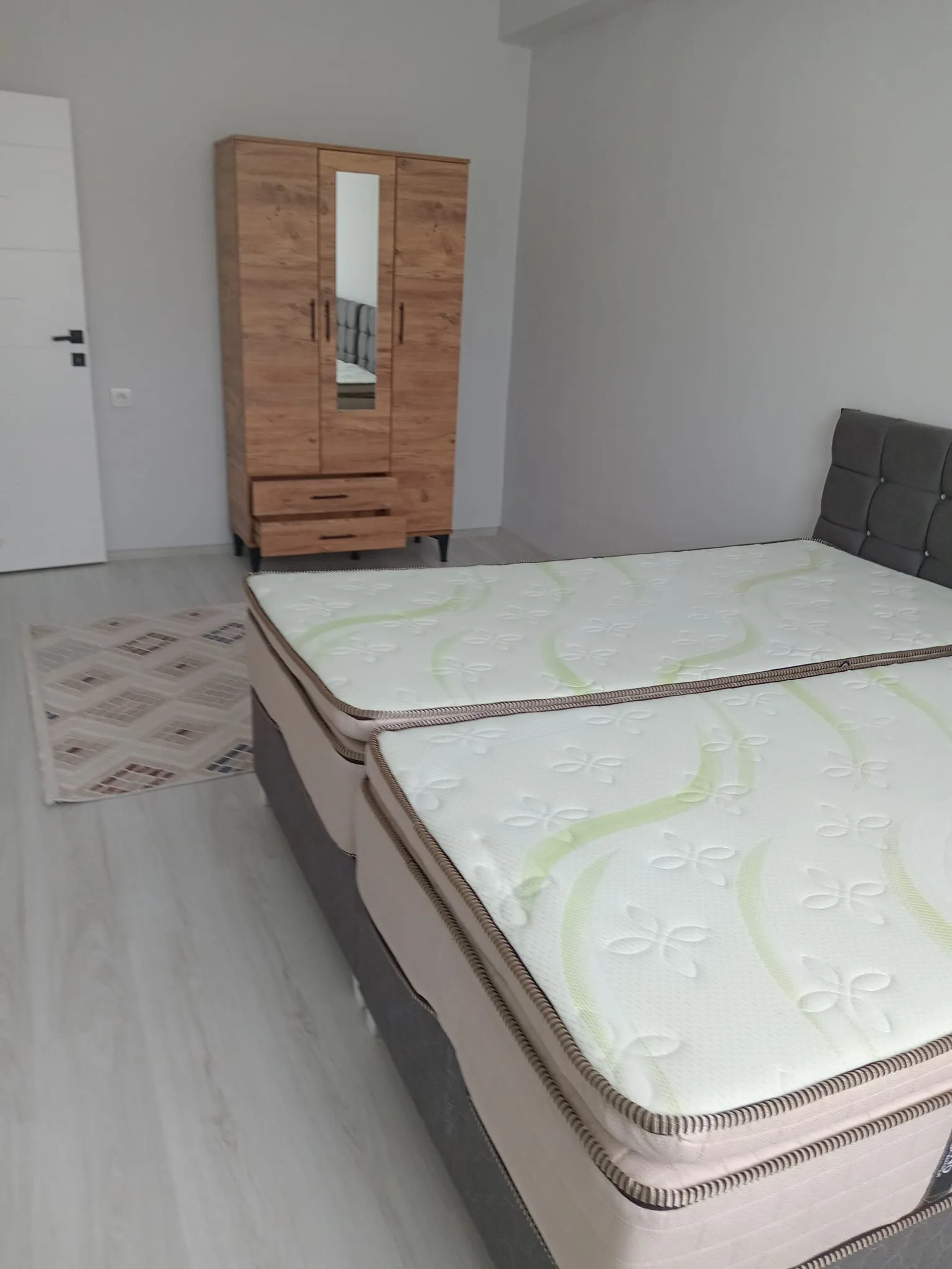 Kaptanpaşa mahallesinde 2+1 eşyalı ara kat kiralık daire